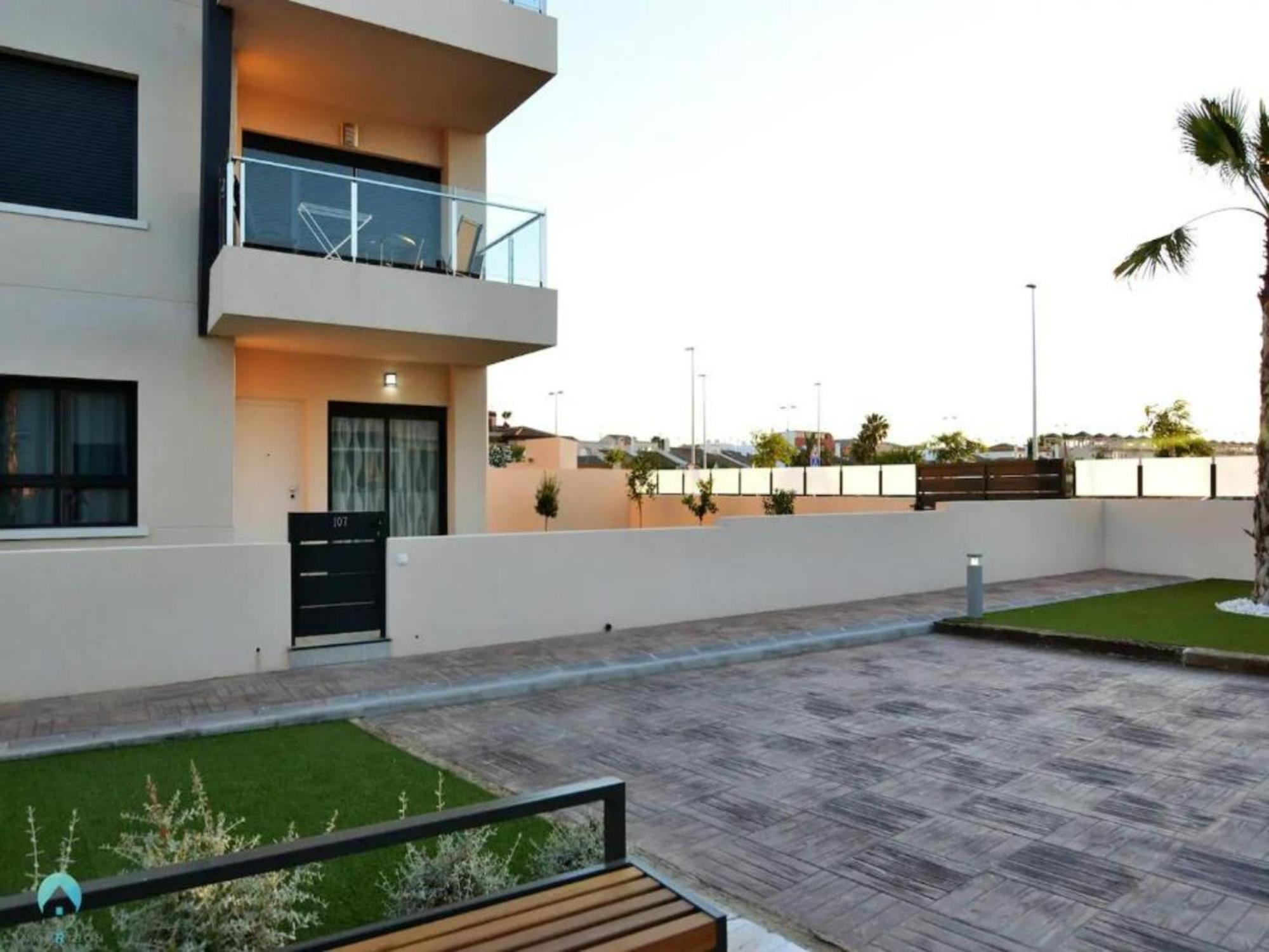 New Luxury Detached Villa With Pool At Beach ピラール・デ・ラ・オラダダ エクステリア 写真